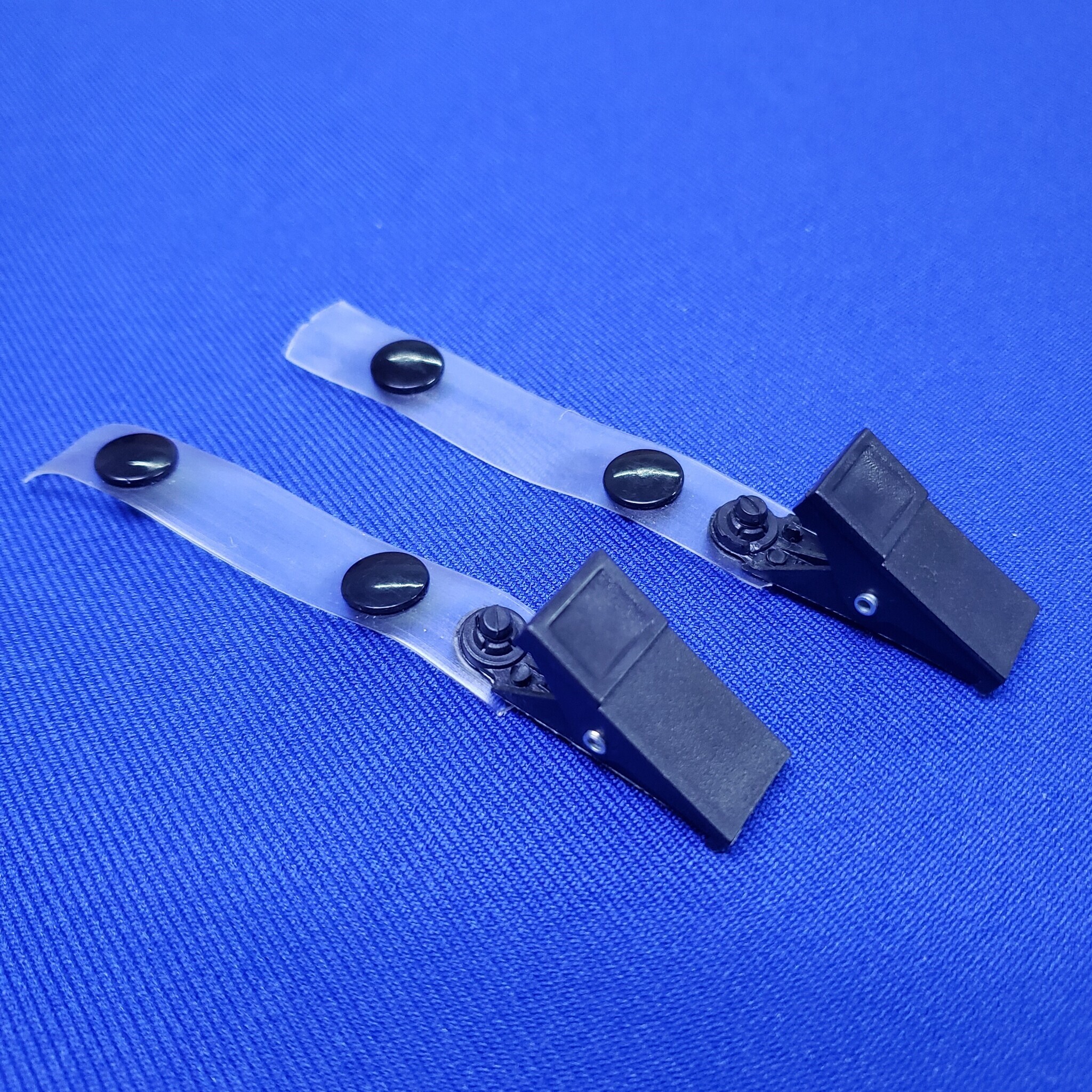 BROCHE CAIMÁN DE PLÁSTICO B4: 25pz